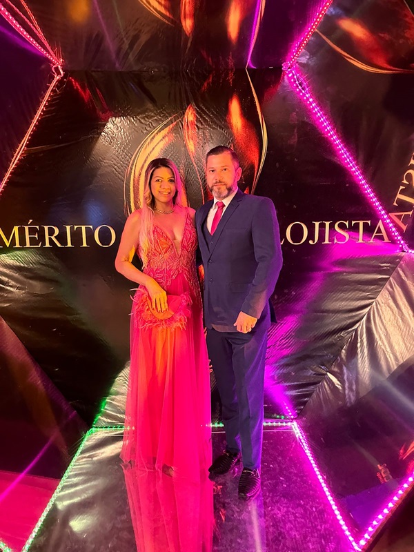 Looks by Estilista Rosania Belei